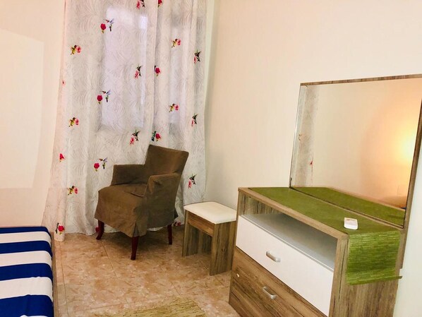 3 bedrooms, desk, free WiFi