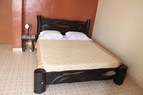 Habitación doble estándar, 1 cama matrimonial | 1 habitación, escritorio y wifi gratis 