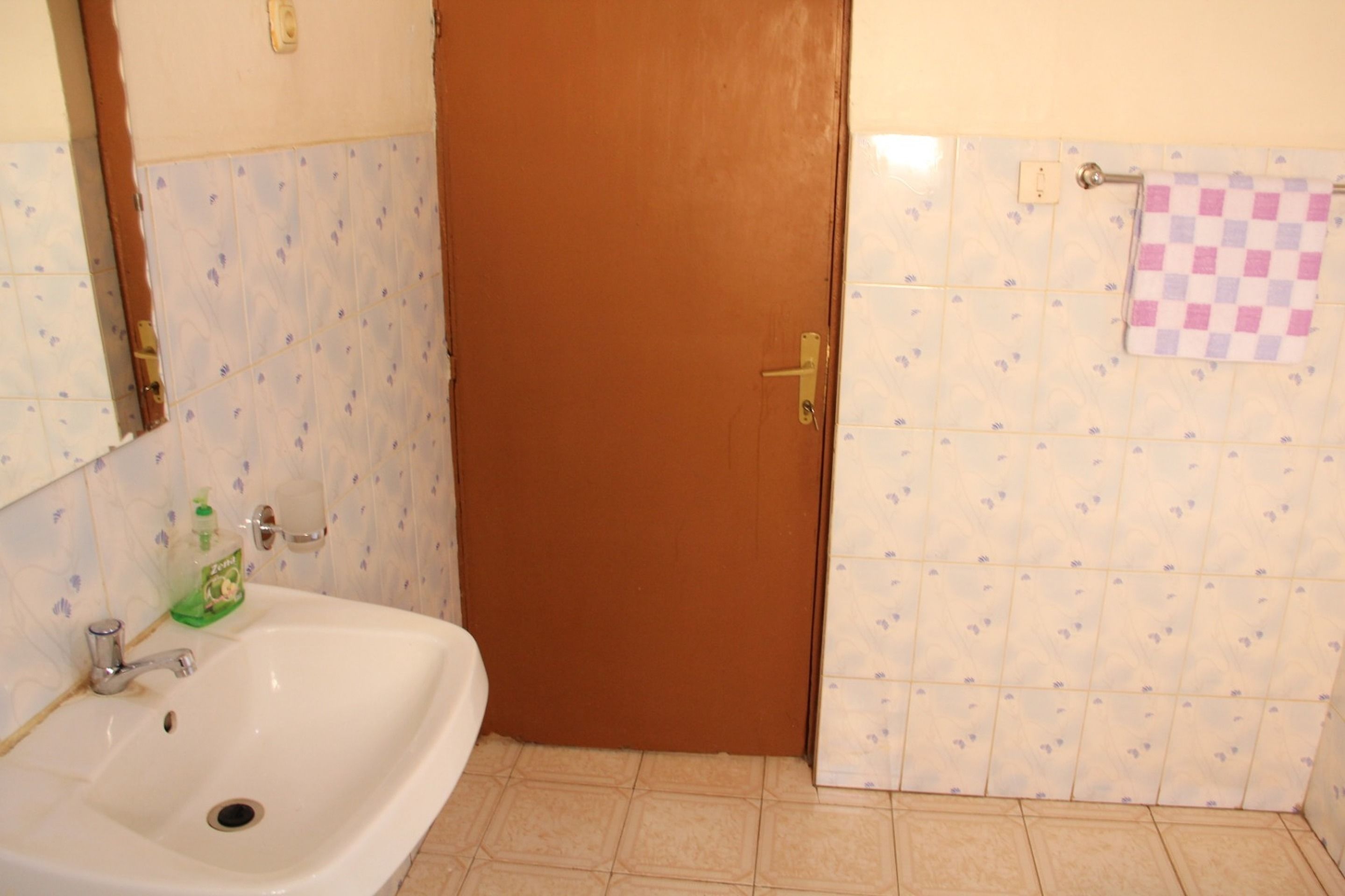 standard double room, 1 double bed | bathroom sink