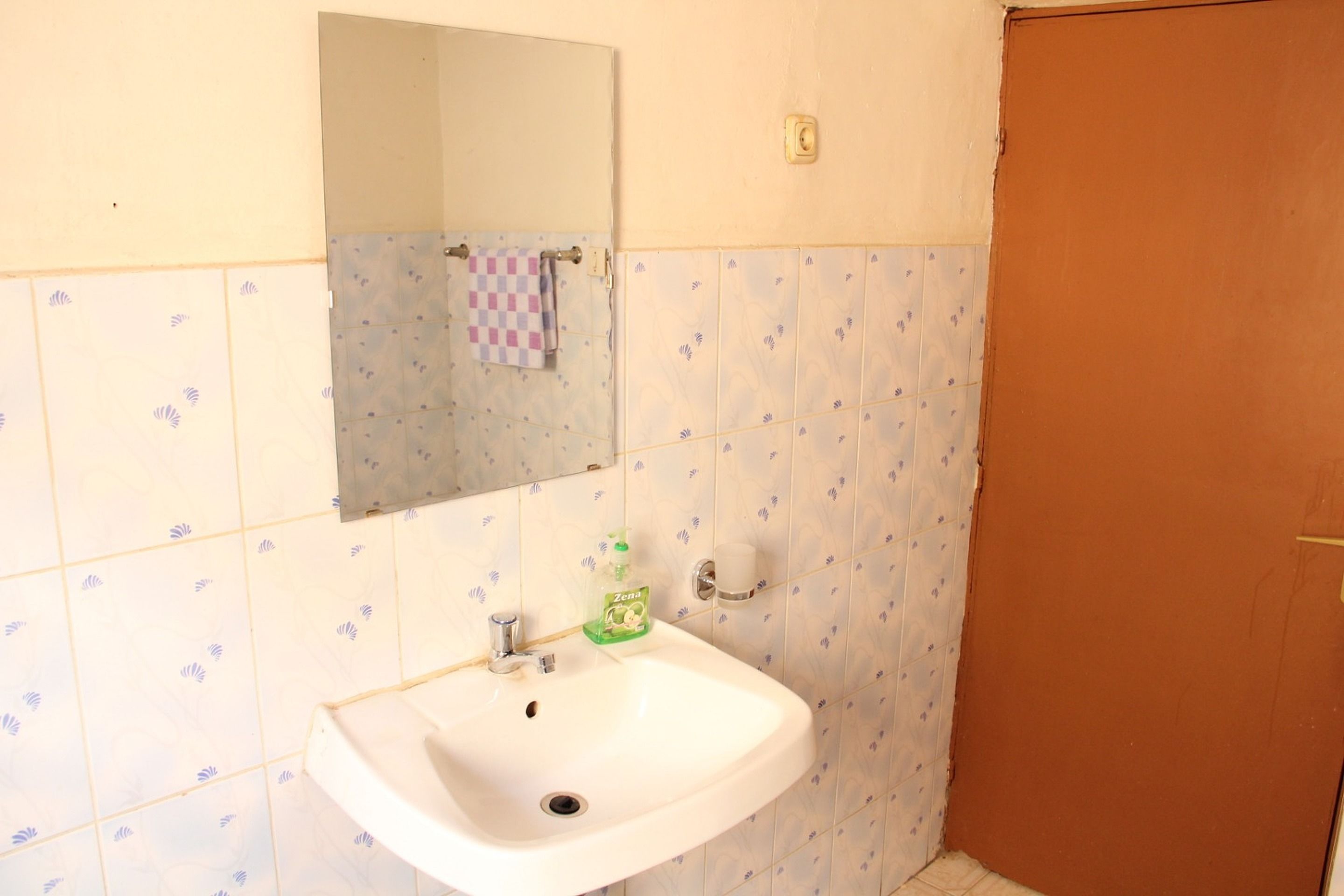 standard double room, 1 double bed | bathroom sink
