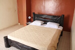 Habitación doble estándar, 1 cama matrimonial | 1 habitación, escritorio y wifi gratis 