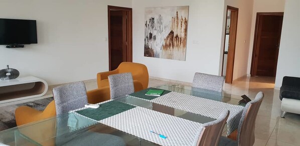 In-room dining - Stayplus Liberte 1 (Dakar)