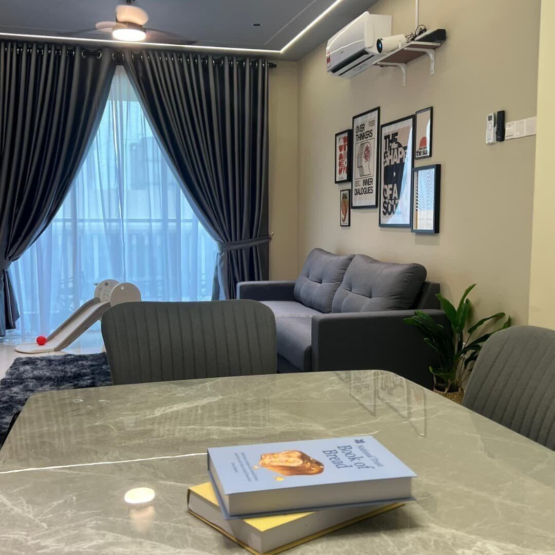 Departamento familiar | Área de sala de estar | Televisión de pantalla plana 