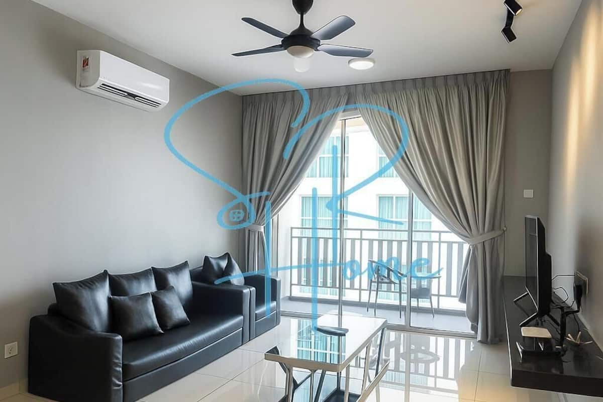 Luxury Apartment | Living area | Flat-screen TV