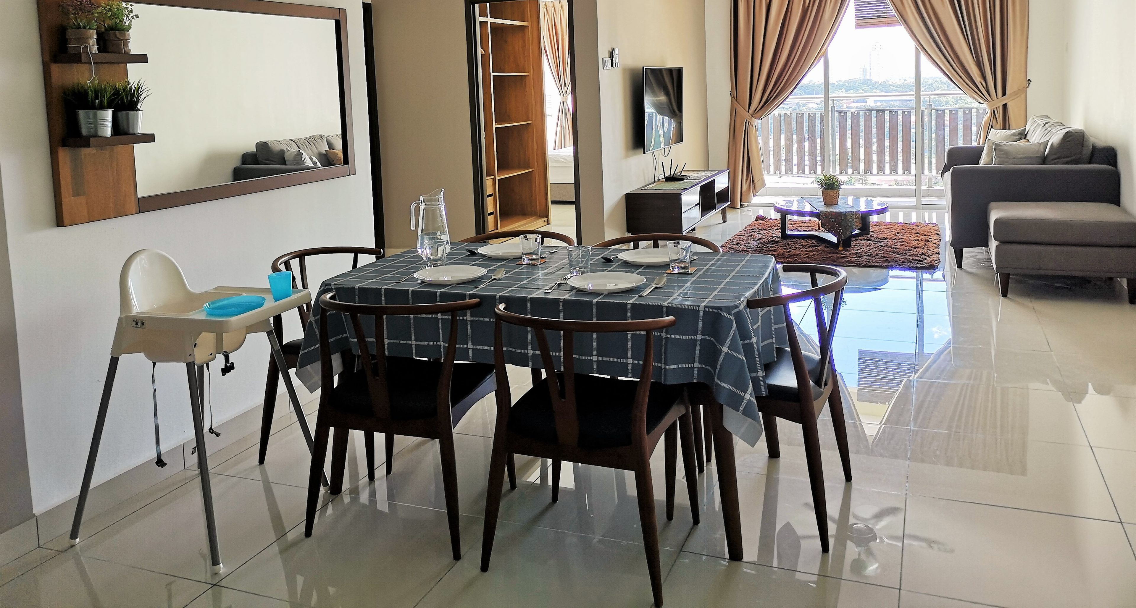 family apartment, 3 bedrooms | living area | flat-screen tv