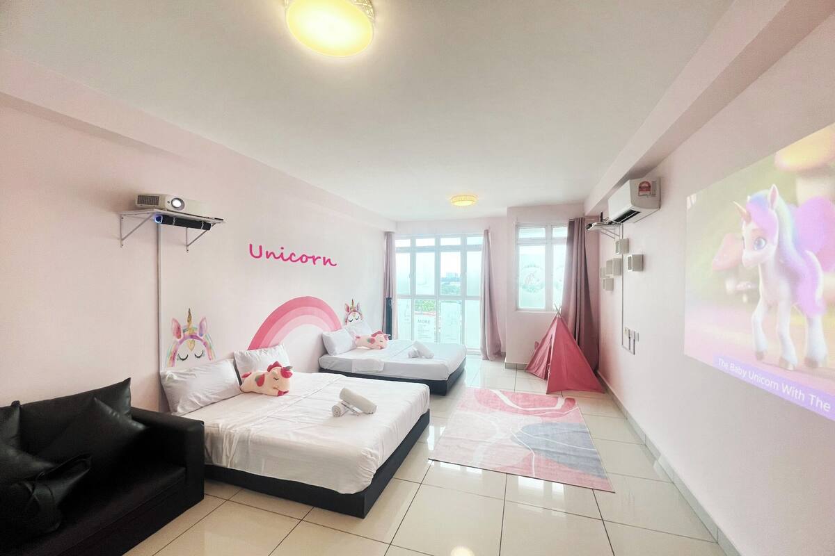 Suite Studio Deluxe | Décoration personnalisée, ameublement personnalisé, rideaux occultants