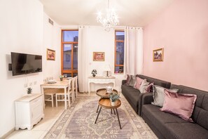 Appartamento Superior, letti multipli, non fumatori, vista città | Soggiorno | TV LCD