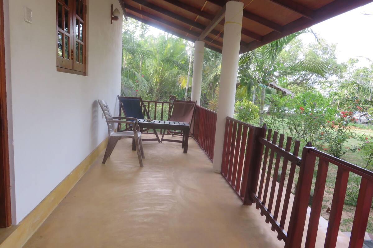 Bungalow, Non Smoking | 6 bedrooms, desk, WiFi (free), bed sheets