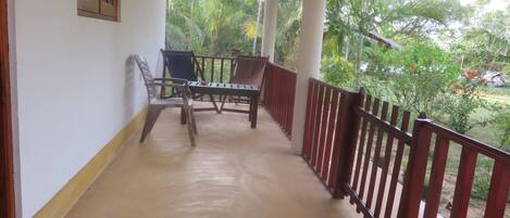 Bungalow, non-fumeurs | 6 chambres, bureau, Wi-Fi gratuit, draps fournis