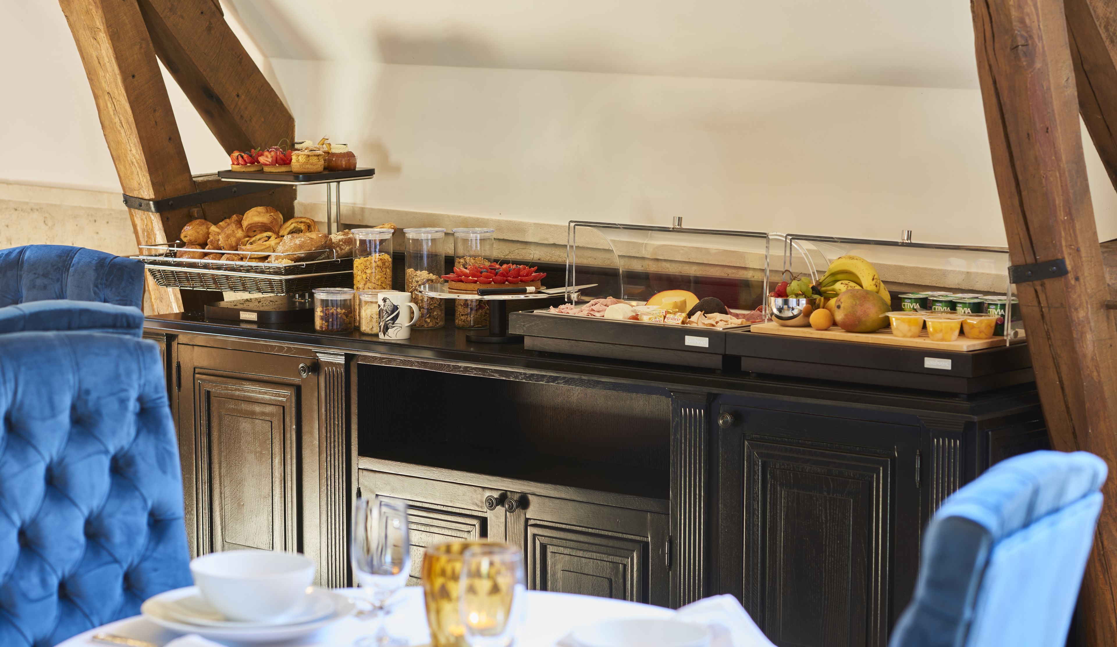 Free daily continental breakfast 