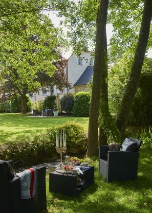 Property grounds - Moulin Royale (Saint-Etienne-Roilaye)