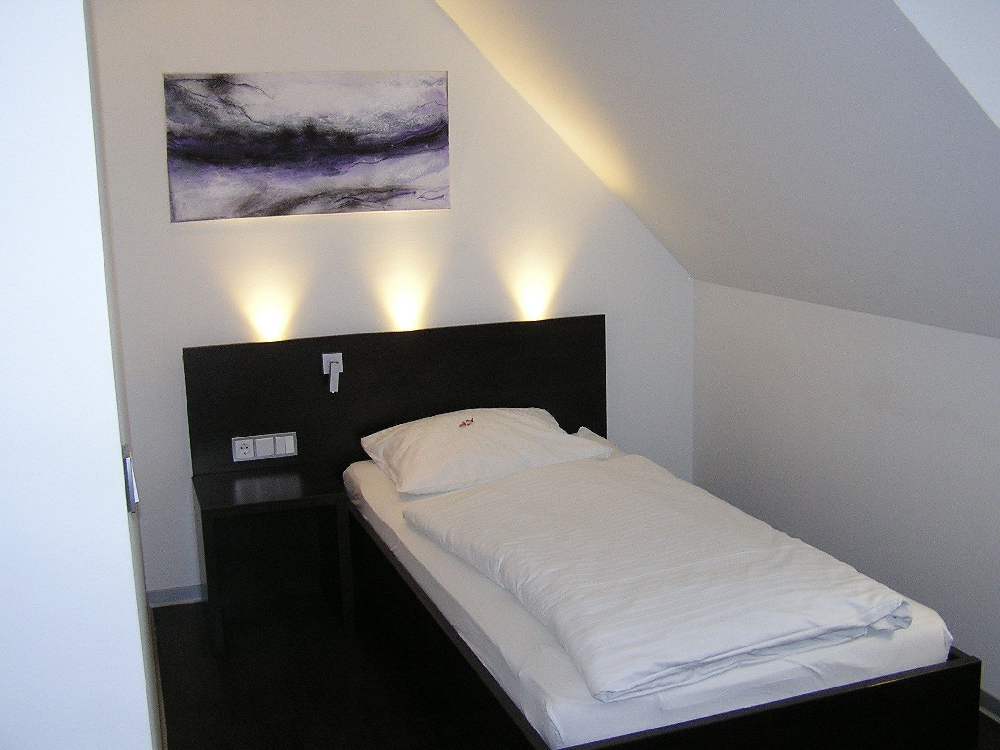 Hypo-allergenic bedding, in-room safe, individually decorated