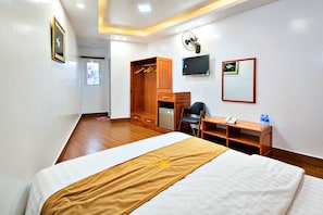Superior Double Room | Minibar, in-room safe, individually decorated, individually furnished