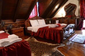 Deluxe Room, Jetted Tub | In-room safe, desk, soundproofing, free WiFi - Vivaldi Suites (Niš)