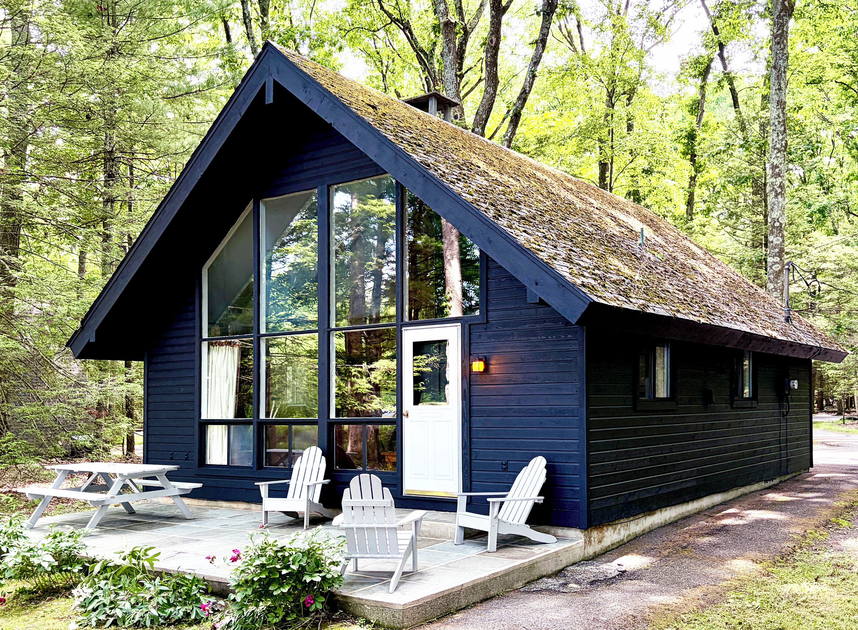 3 Bedroom Cottage 26 | Premium bedding, individually decorated, individually furnished