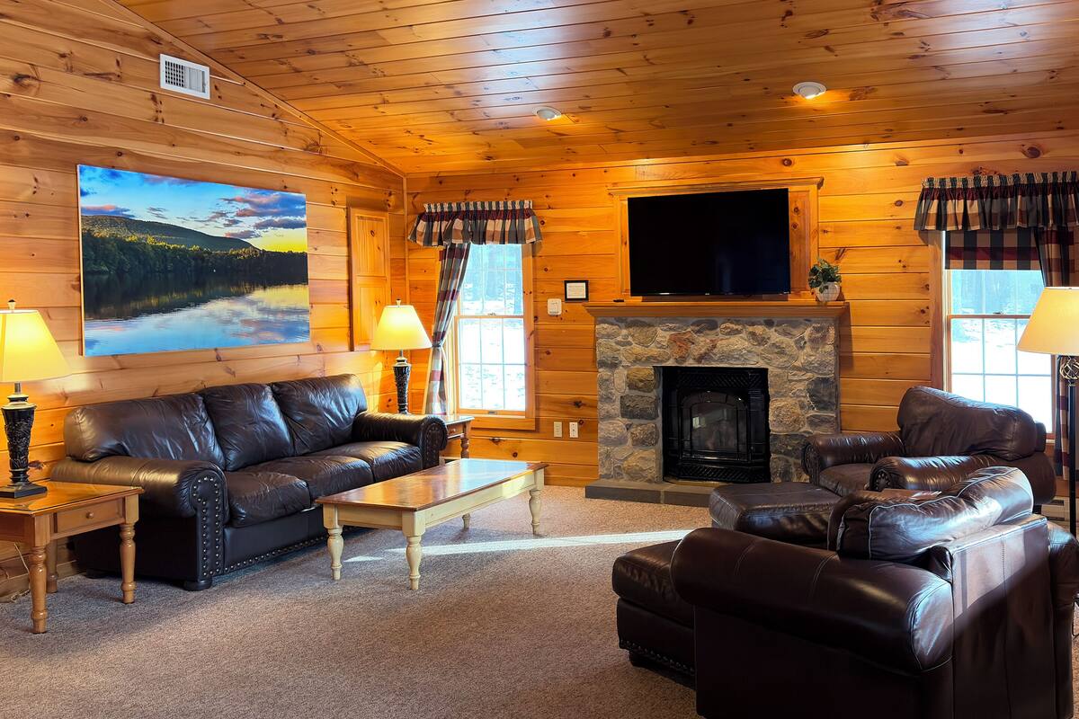 2 Bedroom Cottage 53 | Living room