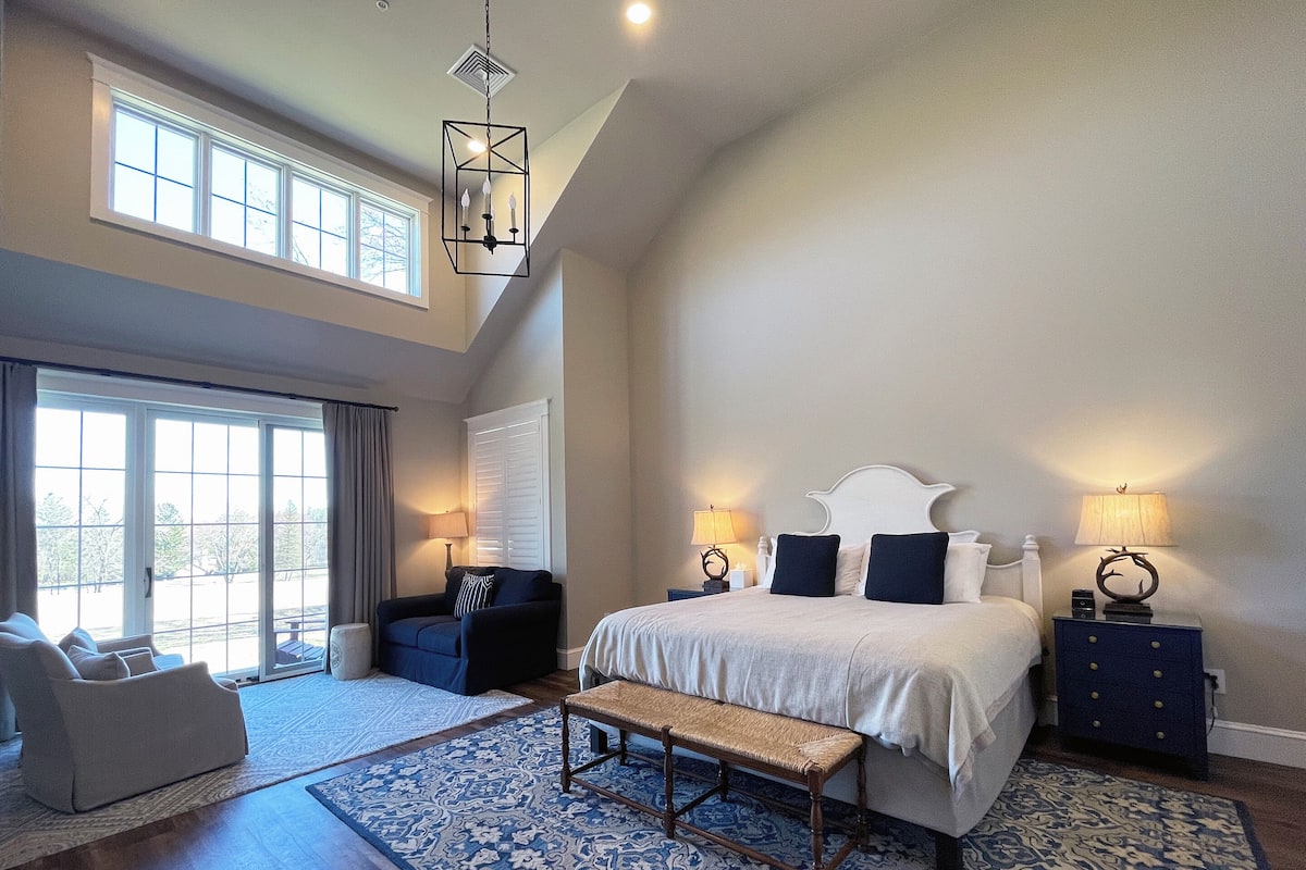 Luxury King Suite #10 | Premium bedding, individually decorated, individually furnished