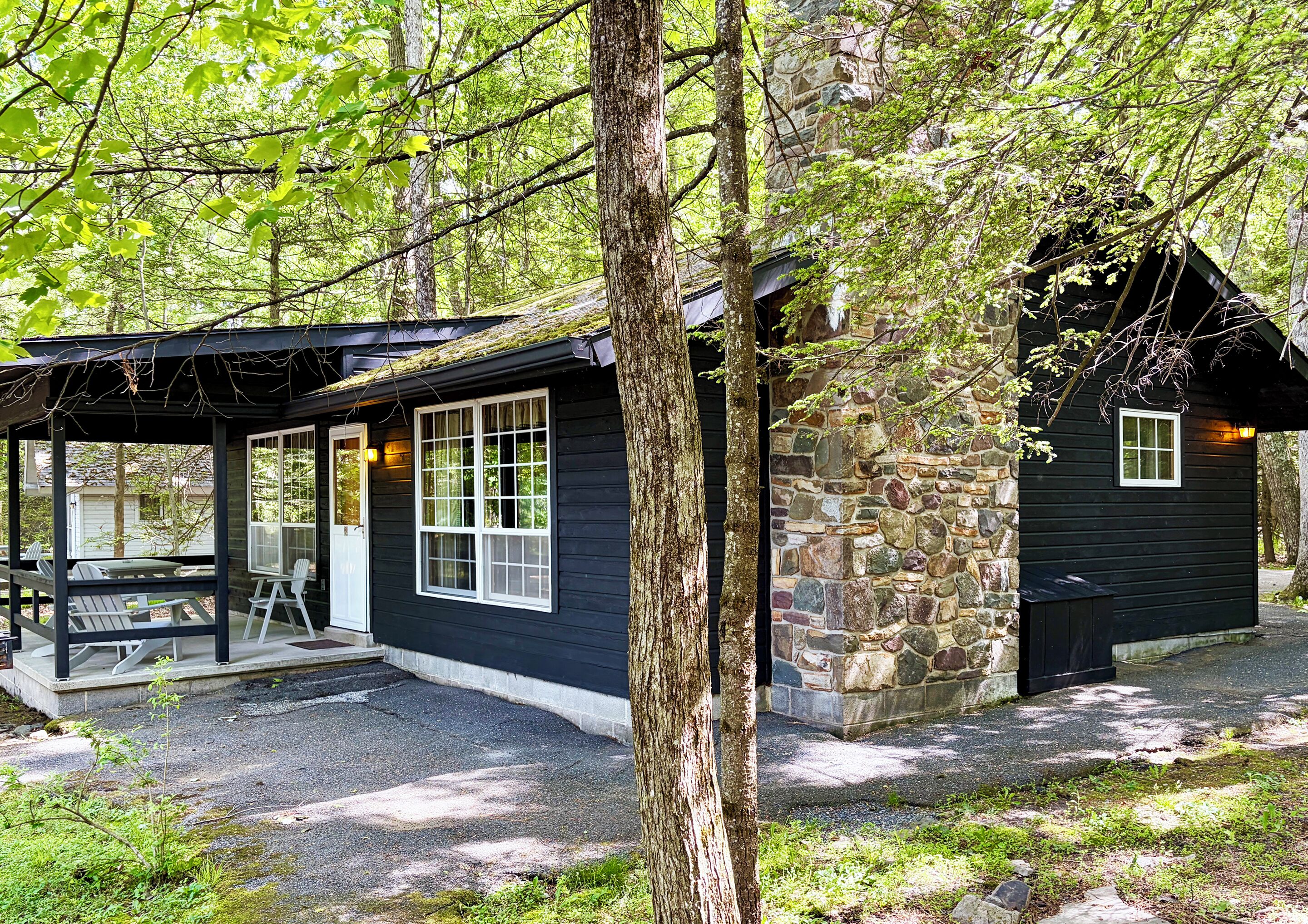 2 Bedroom Cottage 41 | Premium bedding, individually decorated, individually furnished