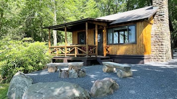 2 Bedroom Cottage 24 | Lake view