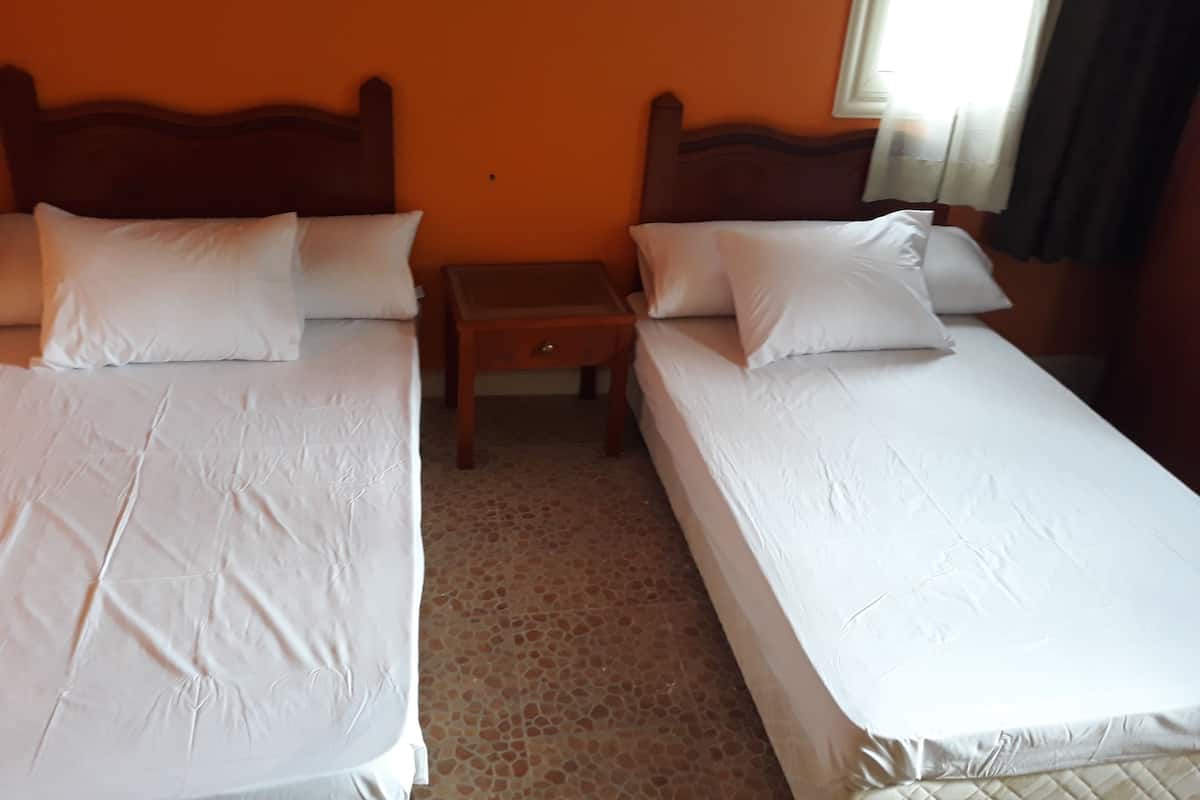 Habitación doble | Wifi gratis y ropa de cama
