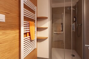 7 Papi Doppia Letto Francese | Bathroom | Shower, towels
