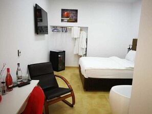 豪華客房 | 浴室 | 浴缸、按摩浴缸、吹風機、浴袍