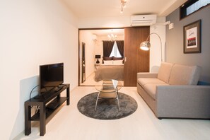 Apartment ( 101 ) | Living area | Flat-screen TV - Beauty Villa Tengachaya 101 (Osaka)
