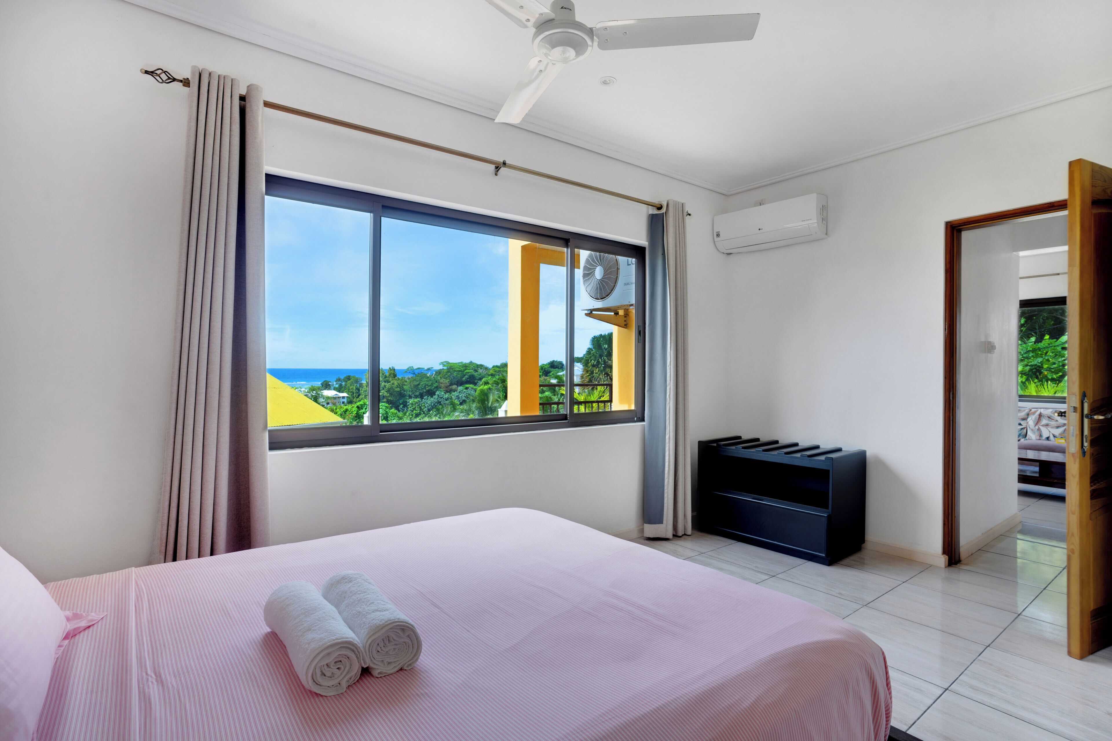 1 bedroom, premium bedding, Select Comfort beds, in-room safe