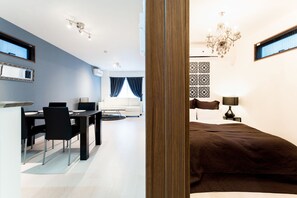 Interior detail - Beauty Villa Tengachaya 102 (Osaka)