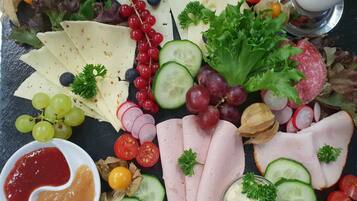 Free daily continental breakfast