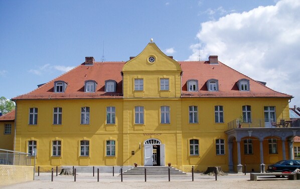Façana frontal de l'allotjament