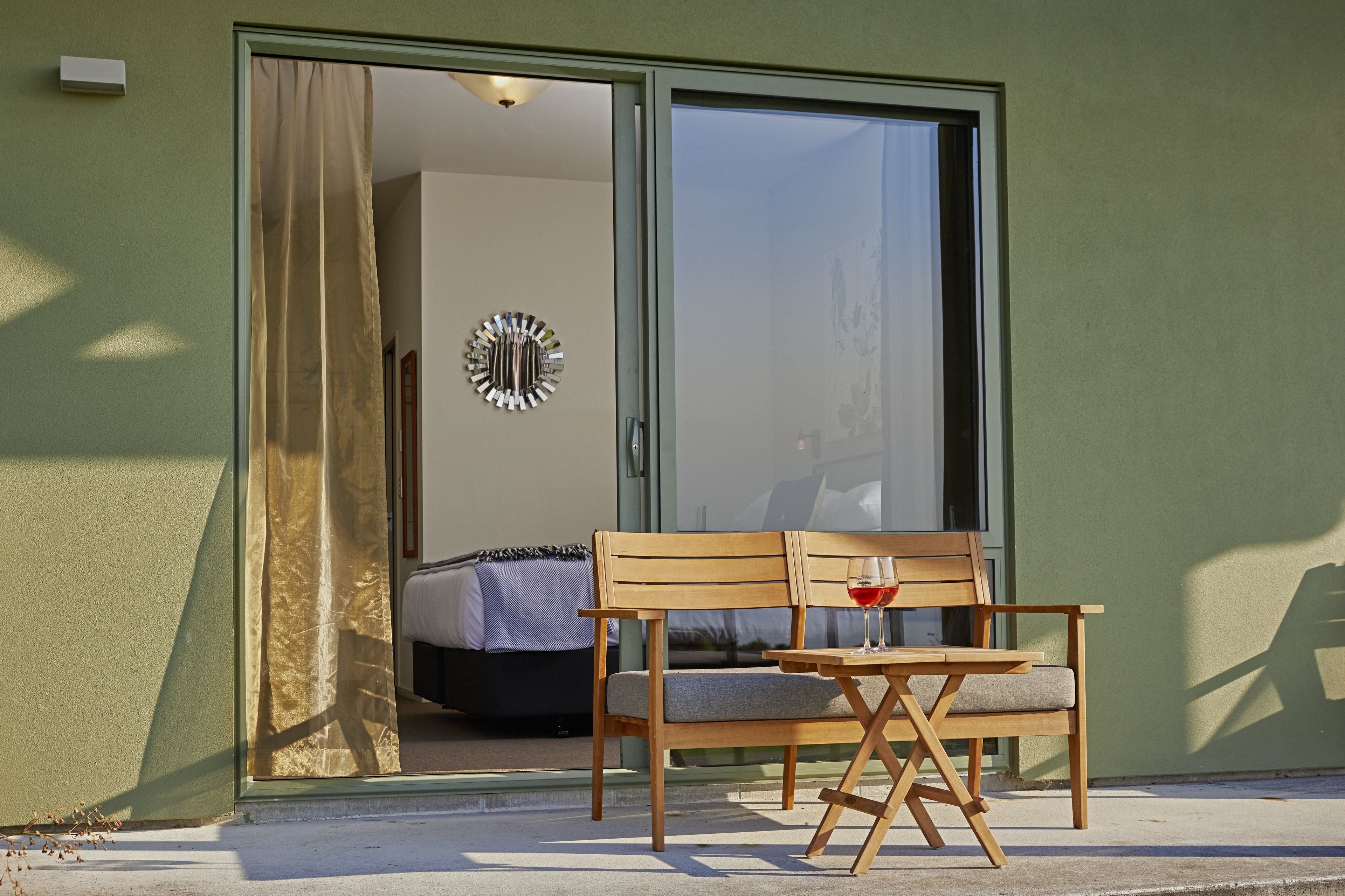 king studio | terrace/patio