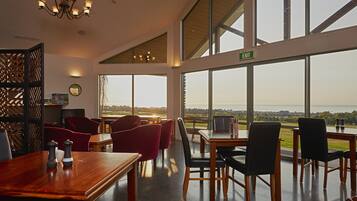 Desayuno continental todos los días (con cargo)