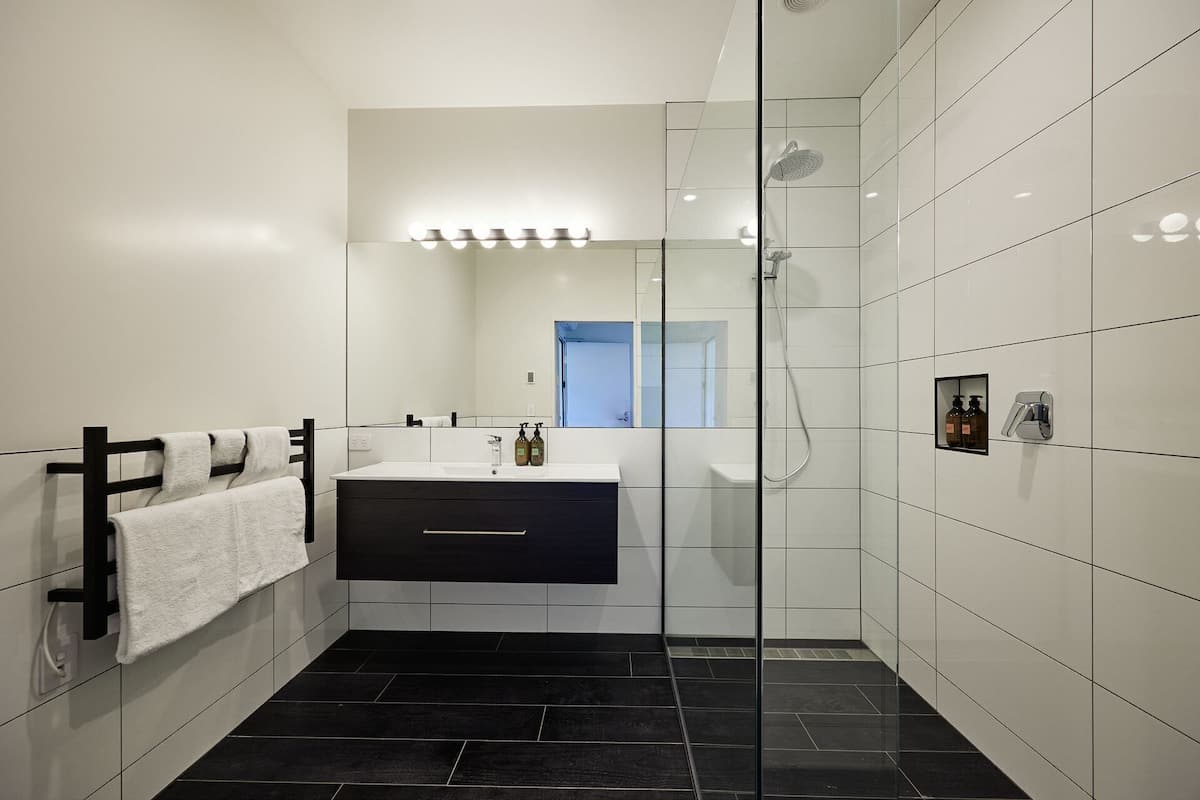 executive double room | bathroom | designer toiletries, hair dryer, towels