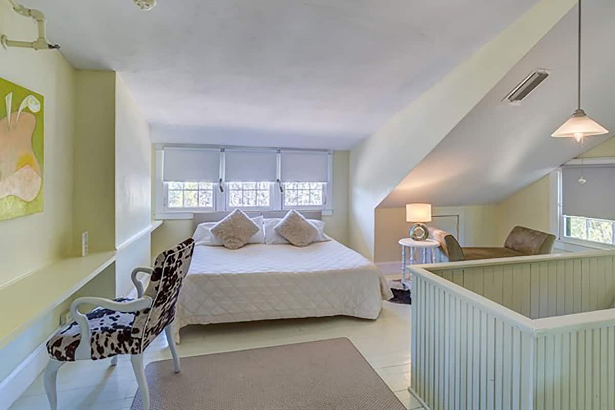 The Vanilla Room | Individually decorated, individually furnished, iron/ironing board