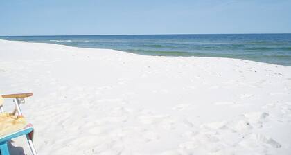 Experience coastal bliss -3 BR Cottage-Pool-Hot Tub-Keyless entry-Porch-Patio