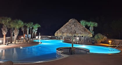 Genießen Sie den Strand-Pool-Whirlpool + Alle Annehmlichkeiten von Home