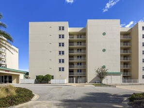 Exterior - Spectacular Oceanfront Condo*Handicap Accessible* (Ponce Inlet)