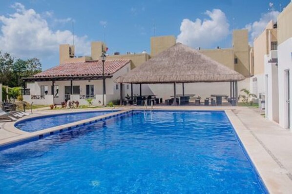 Outdoor pool - Luxury L&P Suite (Playa del Carmen)