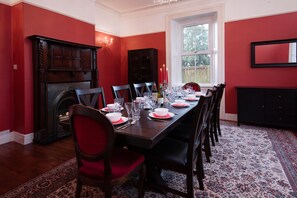 Dining - Newcastle & Durham 15 minutes. Hot-tub luxury (Birtley)