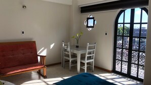 Junior Room, 2 Queen Beds, Balcony, Garden View - Suites Sevilla (Puebla)