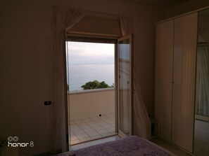 3 bedrooms, iron/ironing board, bed sheets