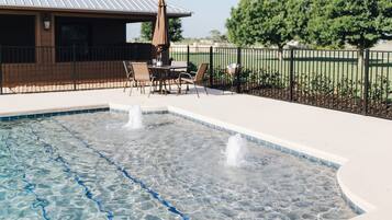 Kolam renang outdoor