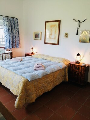 2 Schlafzimmer, Schreibtisch, Bügeleisen/Bügelbrett, kostenloses WLAN