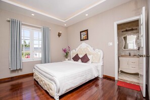 Suite | Desk, blackout drapes, free WiFi - Roy Villa Coffee (Da Lat)