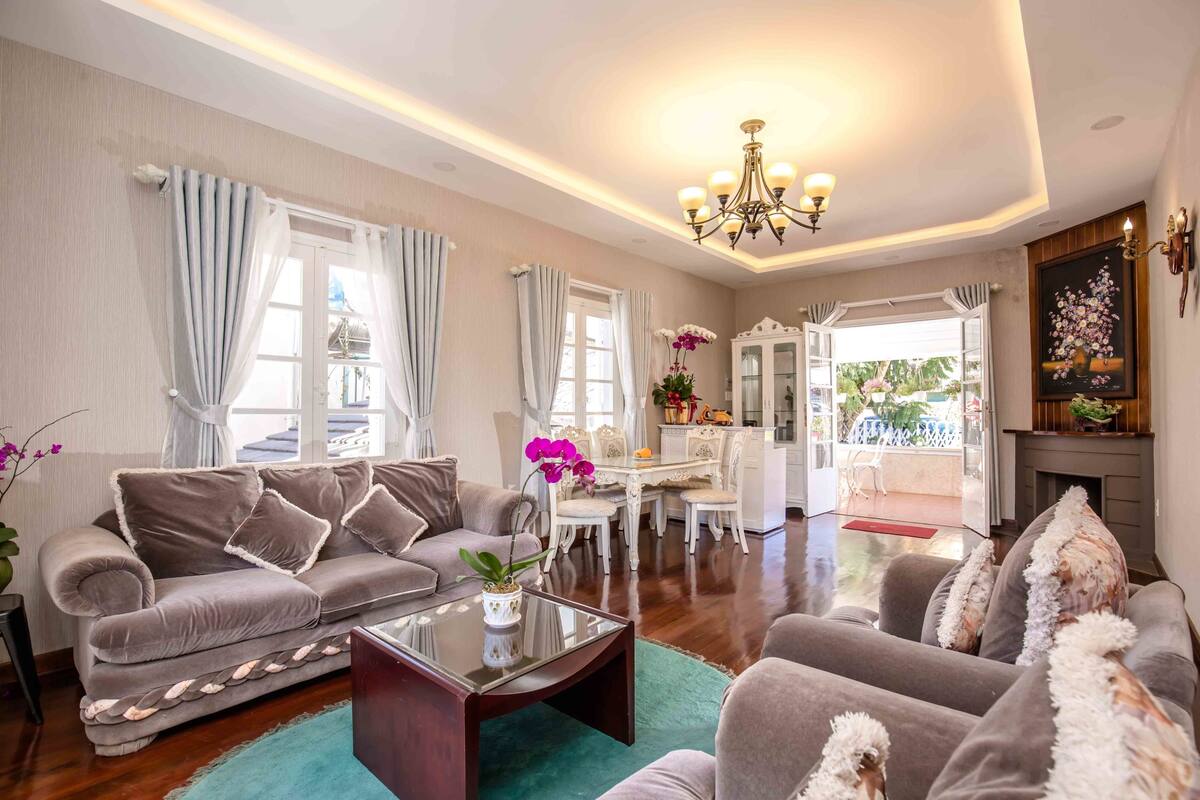 Apartment, 4 Bedrooms, Non Smoking | Lobby sitting area
