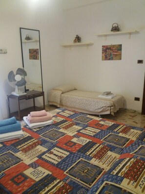 1 Schlafzimmer, Bügeleisen/Bügelbrett, Bettwäsche