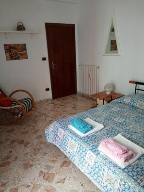 1 bedroom, iron/ironing board, bed sheets - Private room in Salerno Torrione area (SALERNO)