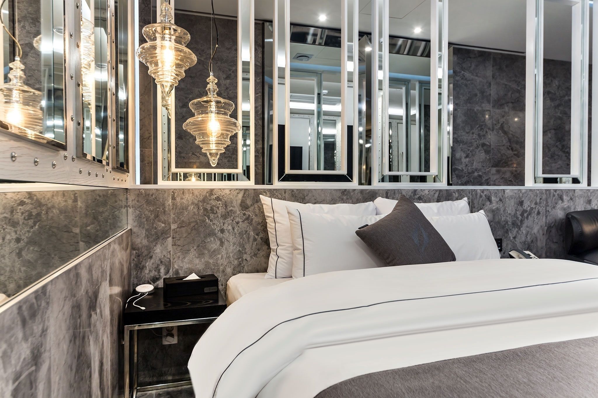 standard double room | 1 bedroom, minibar, individually decorated, individually furnished