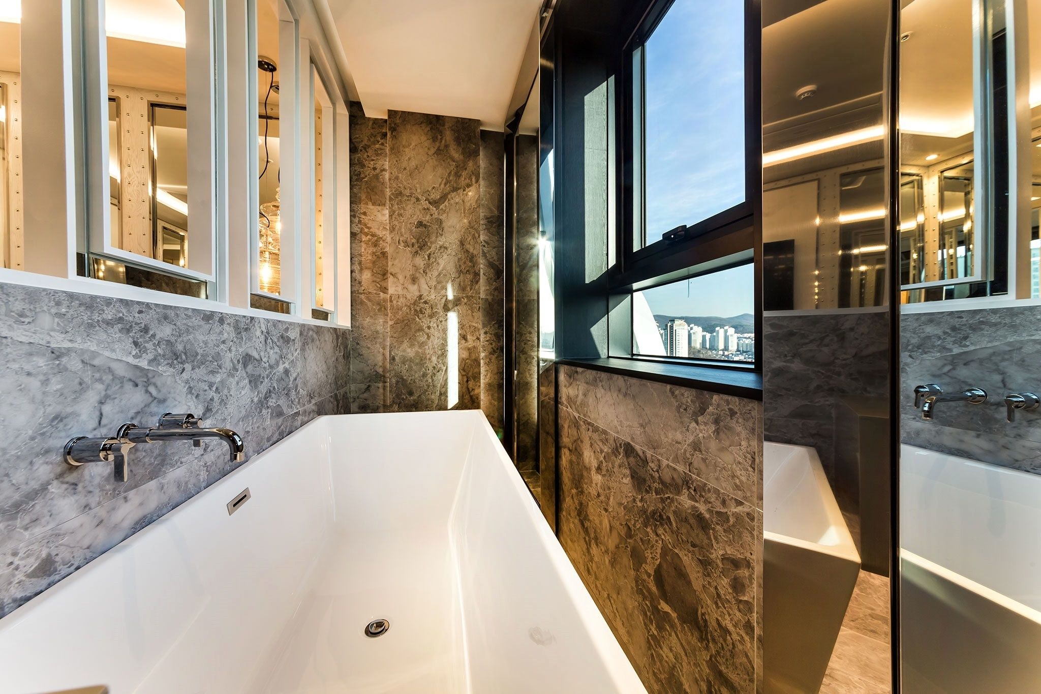 standard double room | deep-soaking bathtub